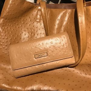Beautiful DNKY purse and wallet set